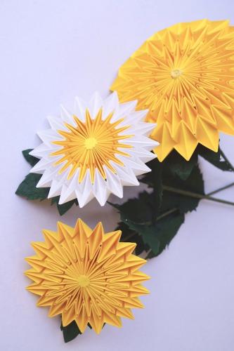 フラワーロール　黄色　(大輪の菊の花の部分)